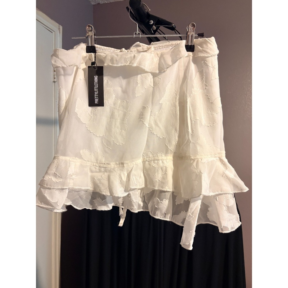 PrettyLittleThing Ivory Colored Chiffon, Lined, Side Tie Mini Skirt Sz US 8